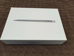 Macbook Air 13-inches Carton. - Bild 1 von 4