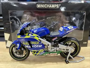 Minichamps 1/12 Scale 122 041015 - Honda RC211V S. Gibernau MotoGP 2004 - Picture 1 of 18