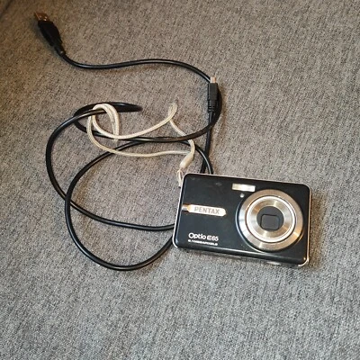 Pentax Digital Camera Optio E65 8.1MP Tested + Battery, Camera Charge Cable SD - Image 1 of 4