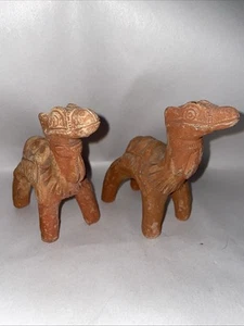 Pair Of Vintage Middle Eastern Folk Art Terracotta Camel Figurines 11cm Tall - Picture 1 of 12