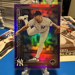 2025 Topps Series 2 Clarke Schmidt Purple Rainbow Glitter Foil #/250 Yankees - Picture 1 of 6