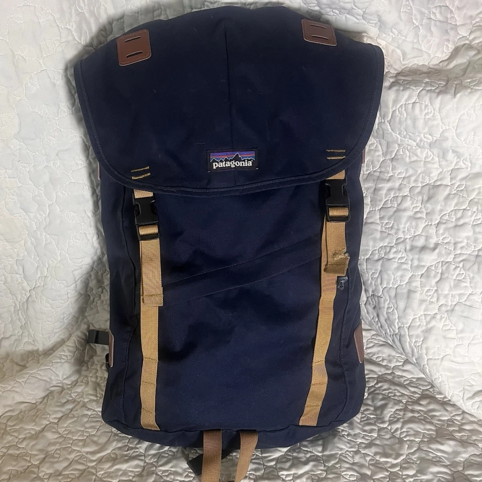 Рюкзак Patagonia Worn Wear Arbor Pack 26 л Полуночный Синий Для Походов Кемпинга - Изображение 1 из 4