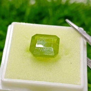 5,6 Karat Smaragdschliff Quadratische Form Grün Farbe Natürlicher Peridot Edelstein - Bild 1 von 4