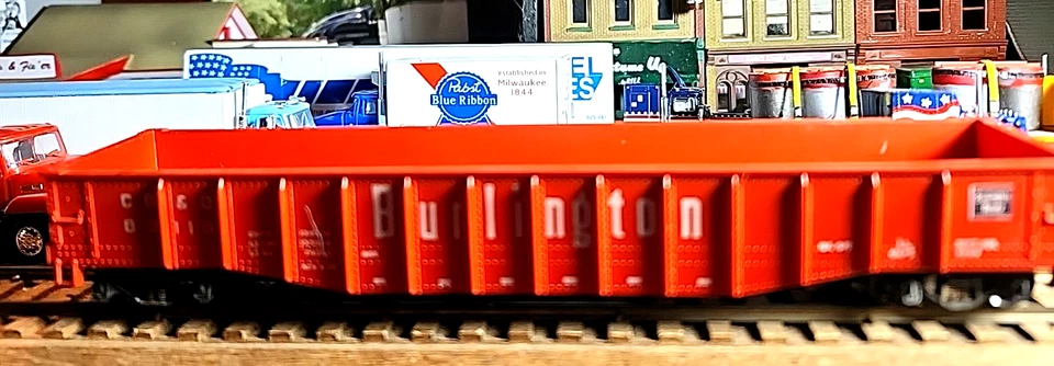Athearn HO=1/87 Burlington Gondola BUILT 4 LAYOUT C B & Q R.R. RTR-#83116-RED-MW - Image 1 of 4