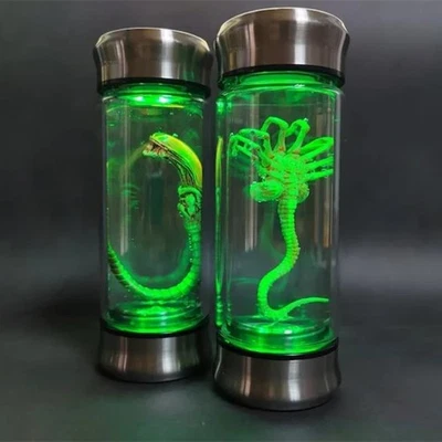 Alien Glow Jar Xenomorph Specimen Facehugger Embryo Glass Jar Movie Prop Replica - Immagine 1 di 4