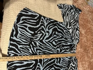 Very Cute Zebra Print Of Black On Light Blue Gathers And Ties At The Neck Large - Picture 1 of 11