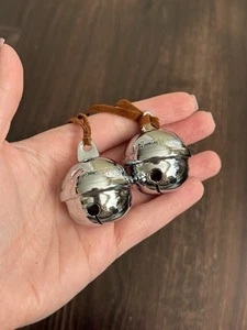 Der Polarexpress Weihnachtsmann Andenken Weihnachtsschmuck Weihnachtsschlitten Glocke x 2 - Bild 1 von 3