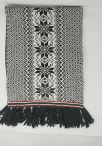 Tommy Hilfiger Women's Fair Isle Gray White Knit Fringe Scarf Unisex Metallic  - Picture 1 of 2