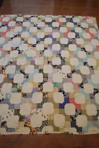 Vintage Hand Stitched Bowtie Quilt,Twin 70 x 81",Has Repairs/Loose Stitching - Picture 1 of 15