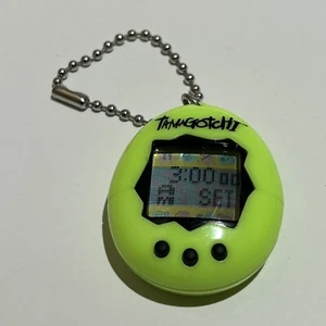 Tamagotchi Keychain NEON Green Bandai 2017 New Battery Installed - Picture 1 of 2