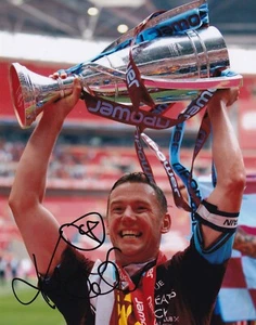 Football - Kevin Nolan - Signed 8x10 Inch Photograph - West Ham United - COA - Picture 1 of 1