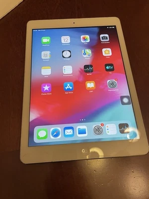 Apple iPad Air 1.ª Generazione 9,7'' 16GB, Wi-Fi Tablet - Immagine 1 di 4