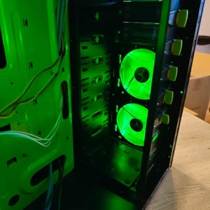 MSI Gaming G Serie PC Gehäuse gut zustand - Zdjęcie 1 z 11