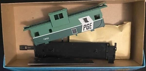 Athearn Custom HO - Wide Vision Caboose PGE 1852 - C-240 - SWB3 - Picture 1 of 2