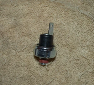 Indian Motorcycle 2009-11 Oil Pressure Switch OEM NOS P/N 60800008 - Picture 1 of 5