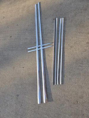 Chevrolet Belair 1963 4 puertas y camioneta moldura lateral Foto 1 de 4