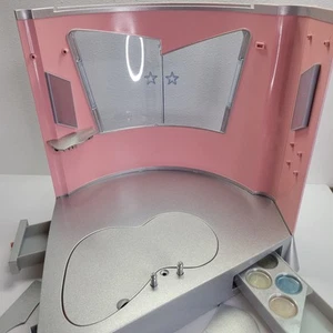 Bratz Stylin’ Salon ‘N’ Spa 2003 Playset Incomplete - Picture 1 of 7