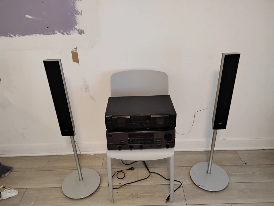 Sistema estéreo Sony CD/USB con mando a distancia reparado totalmente funcional Foto 1 de 2