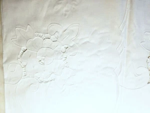 Weisse Tischdecke 100% Baumwolle besickt nach Richelieu Art NEU - Bild 1 von 5