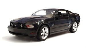 Greenlight échelle 1/18 13609 - 2011 Ford Mustang GT "Drive" - Noir