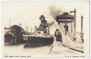 1919 Panamakanal - RPPC U.S. Schlachtschiff in Pedro Miguel Schleusen, Eisenbahn Zug - Bild 1 von 2