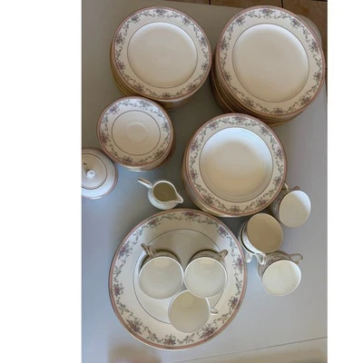 Juego de vajilla vintage Mikasa Bone China Spring Crest 62 piezas crema Y2k Foto 1 de 4