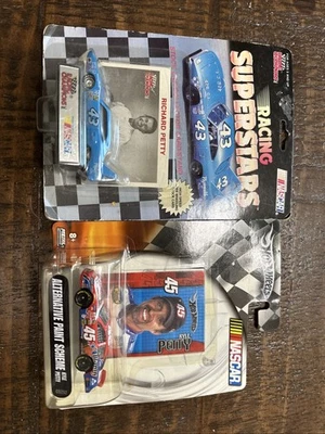 NASCAR Hot Wheels Richard Petty y Kyle Petty Lote de 2 Foto 1 de 2
