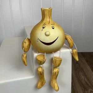 Woodkins by Linda Signed Onion Anthropomorphic Vegetable Wood Shelf Sitter 2009 - Picture 1 of 6