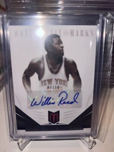 2012-13 Momentum Willis Reed #296 Monumental Marks Gold /10 Auto