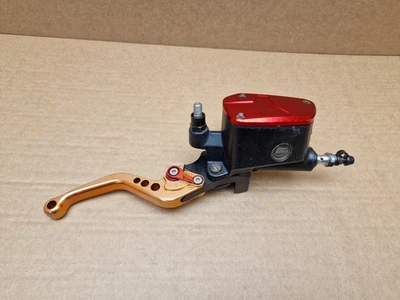 Aprilia SL750 Shiver cilindro mestre de freio dianteiro e tampa de alavanca Amarket 2010 - 2016 - Imagem 1 de 4