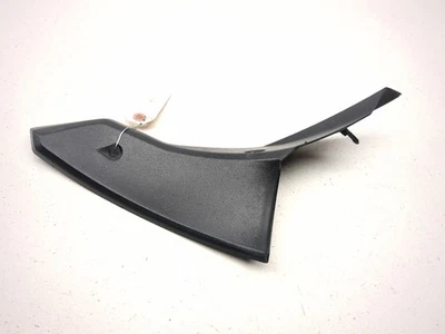 06 Panel de cubierta delantero derecho Triumph Sprint ST 1050 2301581 Foto 1 de 4