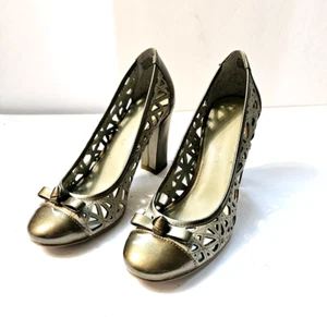 B. Makowsky Hessie Geometric Cut-out Pumps Bow Detail Women's 6.5 M Bronze EUC - Picture 1 of 11