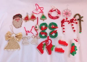 Lote de 20 adornos navideños vintage de ganchillo con cuentas punta de aguja ángeles corona árbol - Imagen 1 de 3