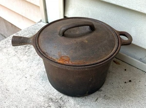 LANDHAUS Krischer Vintage Gusseisen 2 Quart Kochtopf Topf mit Deckel - ohne Griff - Bild 1 von 10