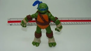 Teenage Mutant Ninja Turtle 4 1/2" Leonardo figure  used Free Ship - Picture 1 of 6