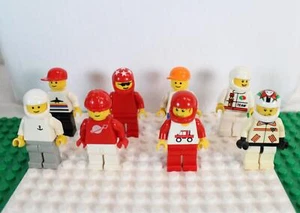 Lego Mini Figure Lotto di 8 Minifigures Vintage Space Shirt Race Team T838 - Foto 1 di 8
