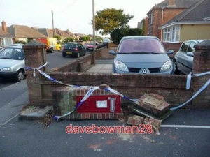 PHOTO ROSSMORE: POSTBOX NO BH12 192 GOOD ROAD OOPS! THIS POSTBOX HAS SUFFERED A - Picture 1 of 1