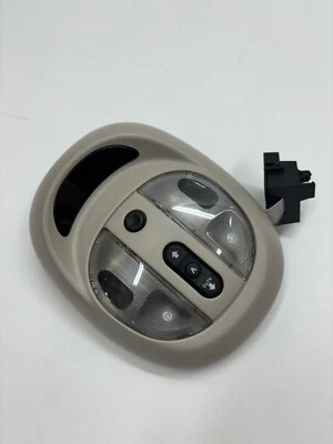 🚗01-10 CHRYSLER PT CRUISER FRONT ROOF DOME LIGHT MAP READING LAMP light beige - Image 1 of 4