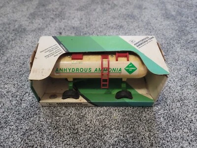 Ertl John Deere Anhydrous Ammonia Tank Diecast 1:16 Yellow - Image 1 of 2