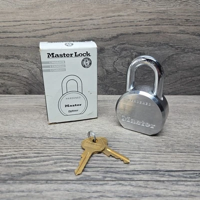 Master Lock 6230KA Padlock 1/2" Shackle 2-9/16" Body Width 2 Keys NEW-HEAVY DUTY - Image 1 of 4