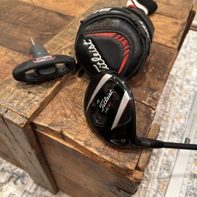 Mano izquierda Titleist 913 FD calle de giro bajo 15º 3 madera diamante rígido con cubierta Foto 1 de 4