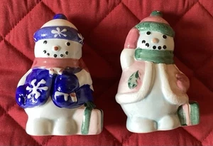 CHRISTMAS HOLIDAY SNOWMAN COUPLE Ceramic Salt & Pepper Shaker Set - Picture 1 of 7