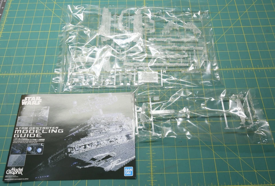 BANDAI 1/5000 Star Wars Star Destroyer piezas de plástico transparente y guía de modelado Foto 1 de 1