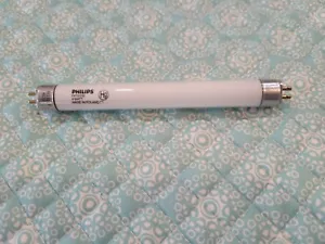 New REPLACEMENT BULBS FOR BURTON UV LIGHT COOL WHITE 4W- Phillips - Picture 1 of 2