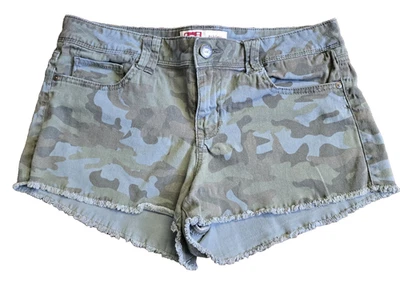 LEI Mid Rise Camo Shorts Junior Size 13 Regular Wesley Green Jungle Y2K - Image 1 of 4