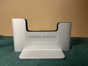 Henge Dock Vertical Dock HD04VA13MBPR 13” MacBook Pro Retina Display - Picture 1 of 7
