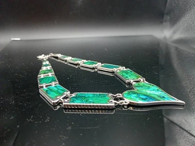 Collar Reina de Corazones Verde Abulón Concha Forma de Corazón Pieza Distintiva Foto 1 de 4