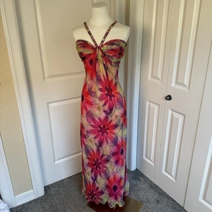 Vestido de noche floral de gasa con tirantes con joyas espalda abierta talla 2 La Femme - Imagen 1 de 11