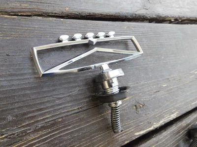 Ford LTD Crown Victoria Hood Ornament 1980-1989 Country Squire Nuevo de Lote Antiguo Foto 1 de 4