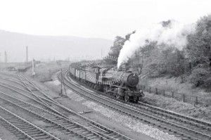 PHOTO BR British Railways Steam Locomotive WD/8 90100 Hall Royd Junction 1961